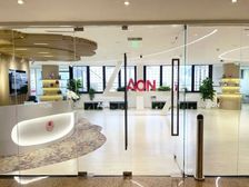 亮马河景观的写字楼办公室1000平精装修随时看房拎包入住