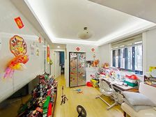 新出读大境一楼两室一厅附送天井12平方精装修近九院出入方便