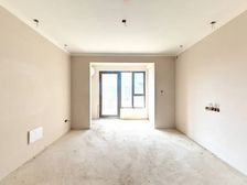 万科翡翠长安 一楼复式带花园 118平