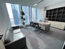 锦业路甲写 地铁口管委会对面 电梯口 落地采光 办公家具齐全