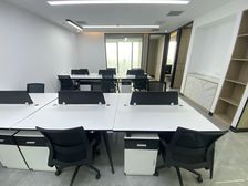 清扬茂业CBD 世金国金君来 精装160平带家具 拎包办公