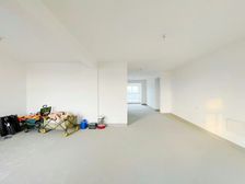 八 横厅,四加一户型,方正的四开间朝南,楼层高,采光很好。