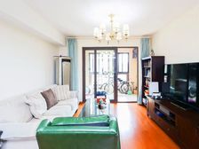 (di铁 )万科三房两卫。自住保养好。满五年免个税。价可谈