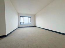 新上 龙湖物业 轻轨站旁 房东回区县生活 价格可商量