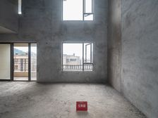 群华路顶层叠墅【蕞好的叠墅户型】单价5050/方,机不可失!