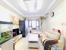 房子满五 中间楼层 看房方便 精装修 保持不错 诚心出售