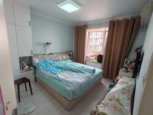 西郊九韵城靠近中门位置两房中间楼层老业主诚意出售看房方便