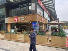 滨江天街商圈地铁口二手商铺,外摆,租客霸王茶姬,一年,45万