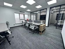 隆德路地铁口 绿地同创 双面采光房型正朝南精装办公室看房随时