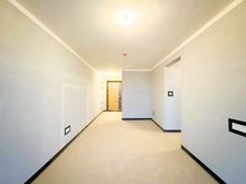 碧桂园西湖。次新房 好楼层。南向采光好。小三房。 优