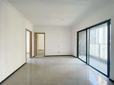 新上实拍!中高楼层 业主诚意出 价格有空间可谈 随时看房!