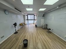 万业新阶LOFT办公120平米带上下水行业不限中潭路地铁口