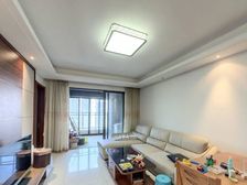 万科缤纷四季花园,高层大阳台三房,保养好,户型方正