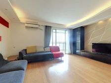 天山河畔花园 3室1厅 162.7平