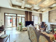 常春藤新出跃层jin角 精装修 环境好 出行方便