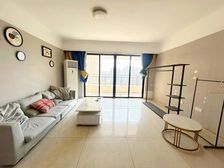 绿地大都会 满五 双卫生间 房龄新 精装好房 商业配套成熟