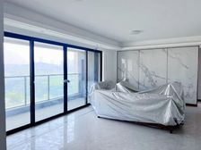 业主急售!精装横厅四房(带车位)来电可尤惠!