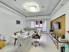 婚房装修三加一户型 诚心出售 带个30平小车库 看房随时急售