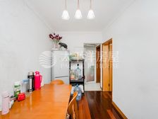 荷三小区 2室1厅1卫 精装修 225万元