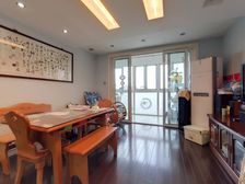 顶楼复式,满五年急售,6号线地铁口,价格看中可谈,看房随时