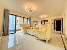 碧桂园翡翠山 4室2厅2卫 精装修 送车位 价格可谈