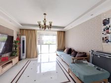 领世郡达观三期 精装三室 中间楼层 楼位视野好