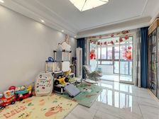 精装修两房,可拎包入住,全明户型,得房率高,视野佳