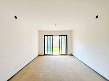 北龙湖西运河公园旁 毛坯四房一楼带大院子带挑高6米地下室