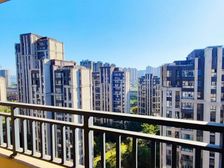 绿地悦城D区 户型方正 视野开阔 出入方便