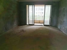 电梯房 正南朝向 双卫 满二 装修好 楼龄新