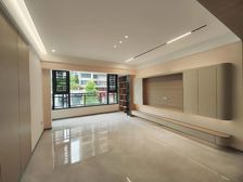 梅水路,江南悦府,全新装修,低价出售!带露台,双主卧设计。