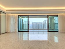 新上!精装大平层,千米视野,带通阳台,可拎包入住!