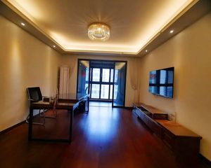 医疗配套成熟 有电梯 精装可拎包入住 小区新 南向采光好