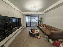 近醉白池地铁站 精装修大三房 满五 小区中间位置