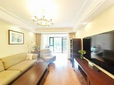 40平大花园!采光刺眼!位置安静!50萬精装!有带卷帘门车