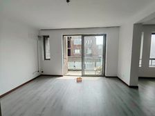 小猪佩奇 靠河位置 叠加 带三个露台 必看好房 有钥匙