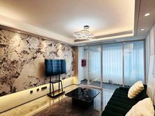 (叮咚!精装三室!有车位!采光好!家具家电齐全!拎包入住!)