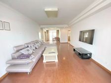 王ang彪现场实拍,主营小区房源丰富,中央公园景观,带车位。