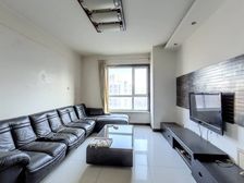 领世深白 后排两室 中高楼层 户型方正 视野开阔