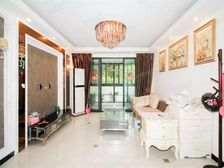 二梯四户,南北通透,交通便利,居家装修,诚意出售