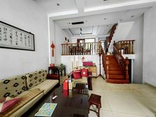 (东边套,带独立花园)东湖花园二期 联排别墅,位置中庭安静