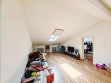 坐拥佛慧山,难得复式房,房型方正好用,视野采光好