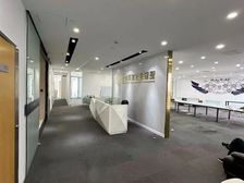 绿洲中环360平精装现房 13号地铁口 独立空调 56平起租