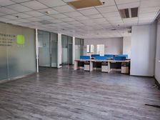 长风公园地铁正上盖 精装修400平 带家具 两面采光看房方便