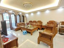 凤岗中心 房龄新 装修好 南北通透 双卫 满五 带电梯