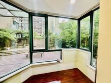 复试小区花园 此户型很少出 看房与我联系 有个地下 产权车位
