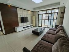 新上蓝岸花园精装三房两卫,采光全天,门口双地铁。