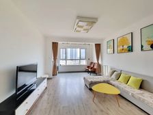 三滩次新小区低价好房!124平有装修总共18层 123万