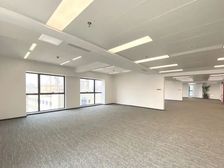 珠实同创整层565方写字楼出租 赠送215方花园 精装配家具