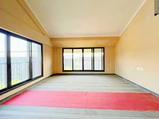 北龙湖南岸永威上和院 毛坯顶楼复式客厅挑空7米送阁楼车位急售